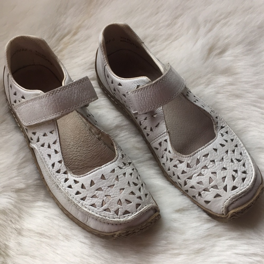 RIEKER SUPER CUTE WHITE MARY JANE STYLE WOMEN FLATS - Picture 1 of 8